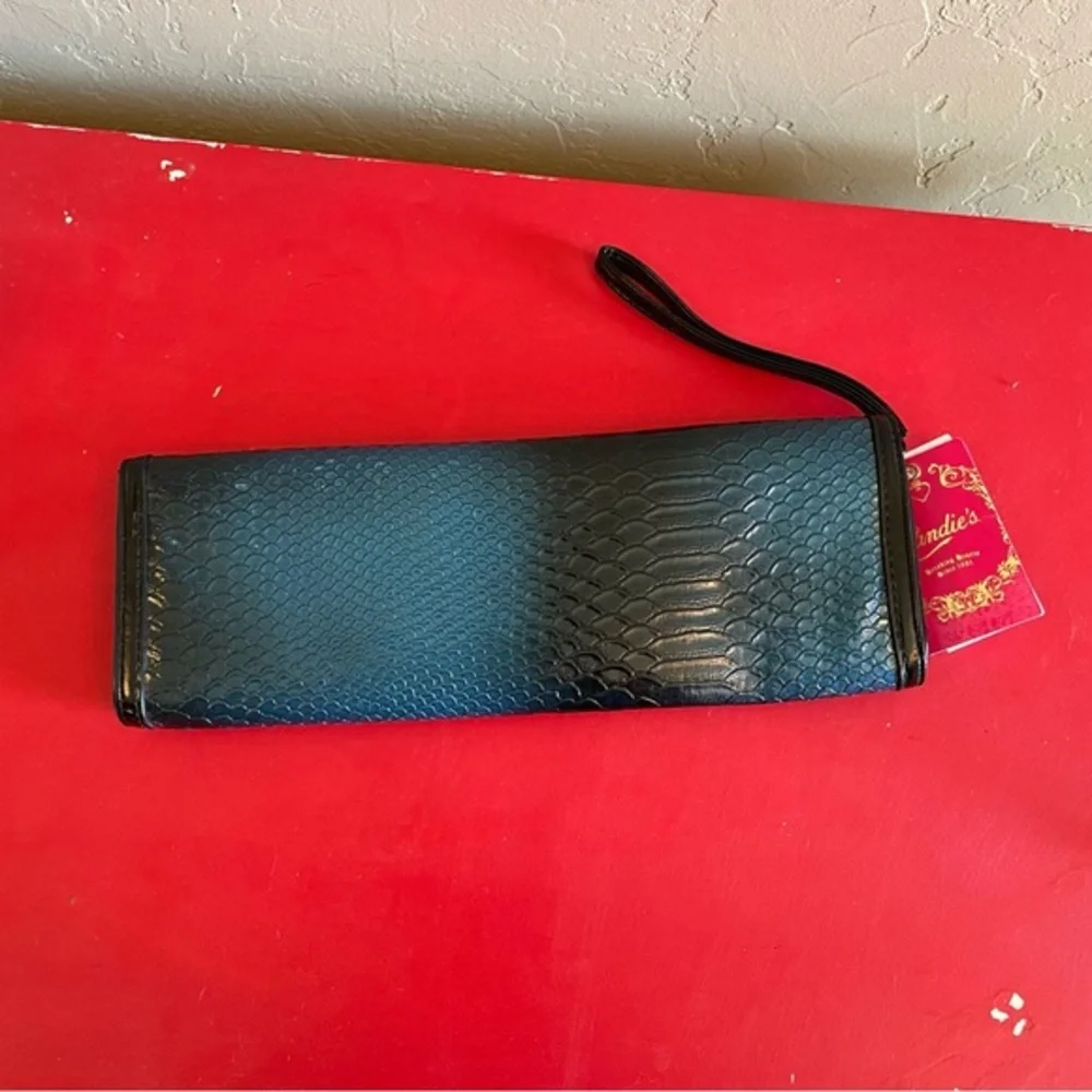 Vintage Candie’s Clutch Purse‎ Blue Black Faux Snake Skin New Removable Strap